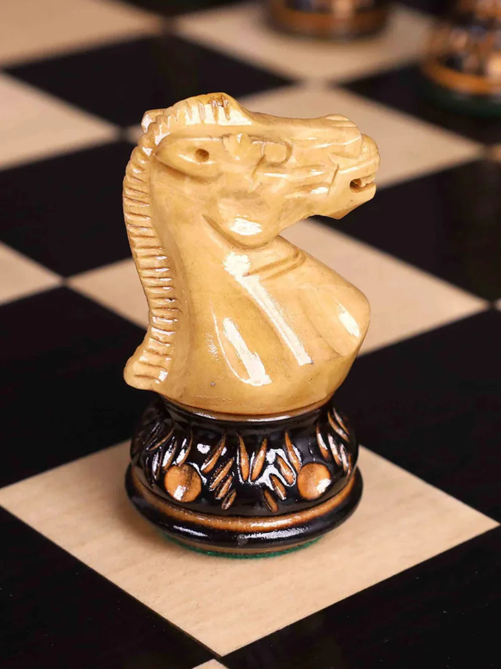 Laurel Series Burnt Carving Chess Set - Image 7