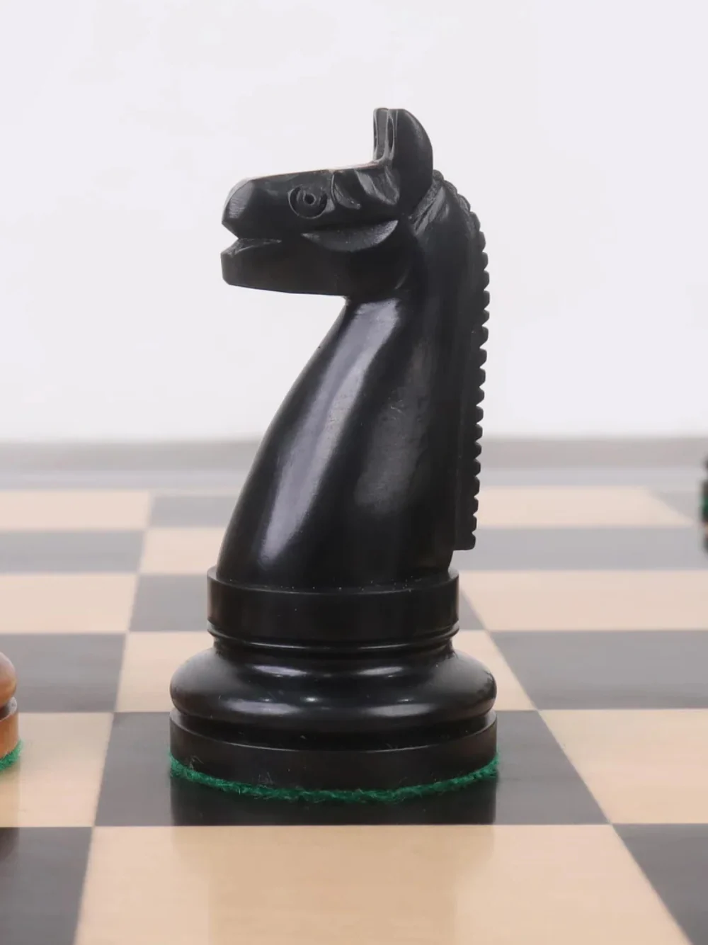 1900s' American Chess Company Reproduction Chess Set - Chess Pieces Only - Antiqued & Ebonised Boxwood - 3.9" King - Image 4