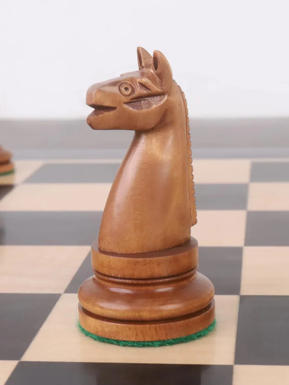 1900s' American Chess Company Reproduction Chess Set - Chess Pieces Only - Antiqued & Ebonised Boxwood - 3.9" King - Image 5