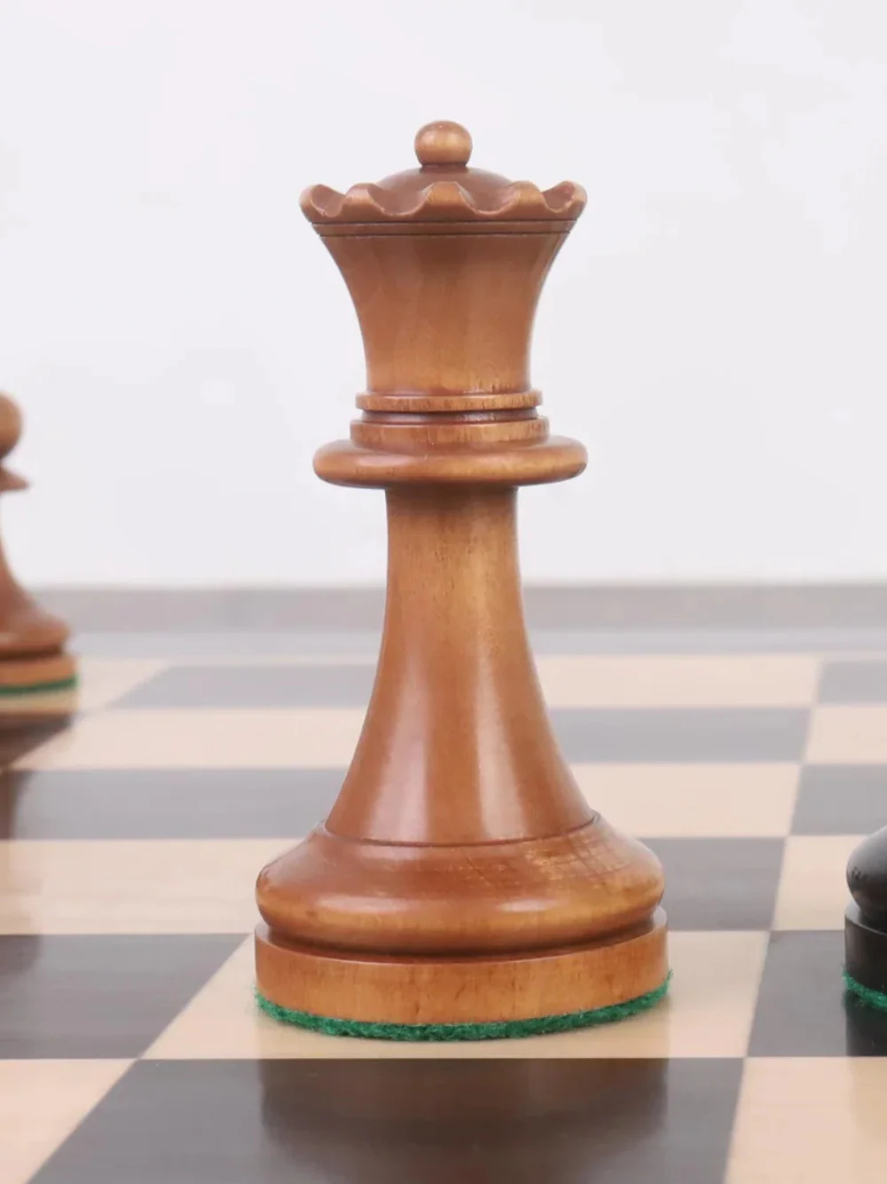 1900s' American Chess Company Reproduction Chess Set - Chess Pieces Only - Antiqued & Ebonised Boxwood - 3.9" King - Image 7