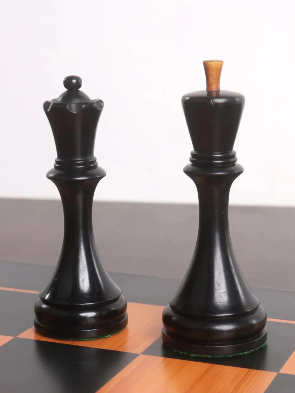 1935 Botvinnik Flohr-II Soviet Chess Pieces - Distress Antiqued Boxwood & Ebonised Boxwood - 4.4" King - Image 11