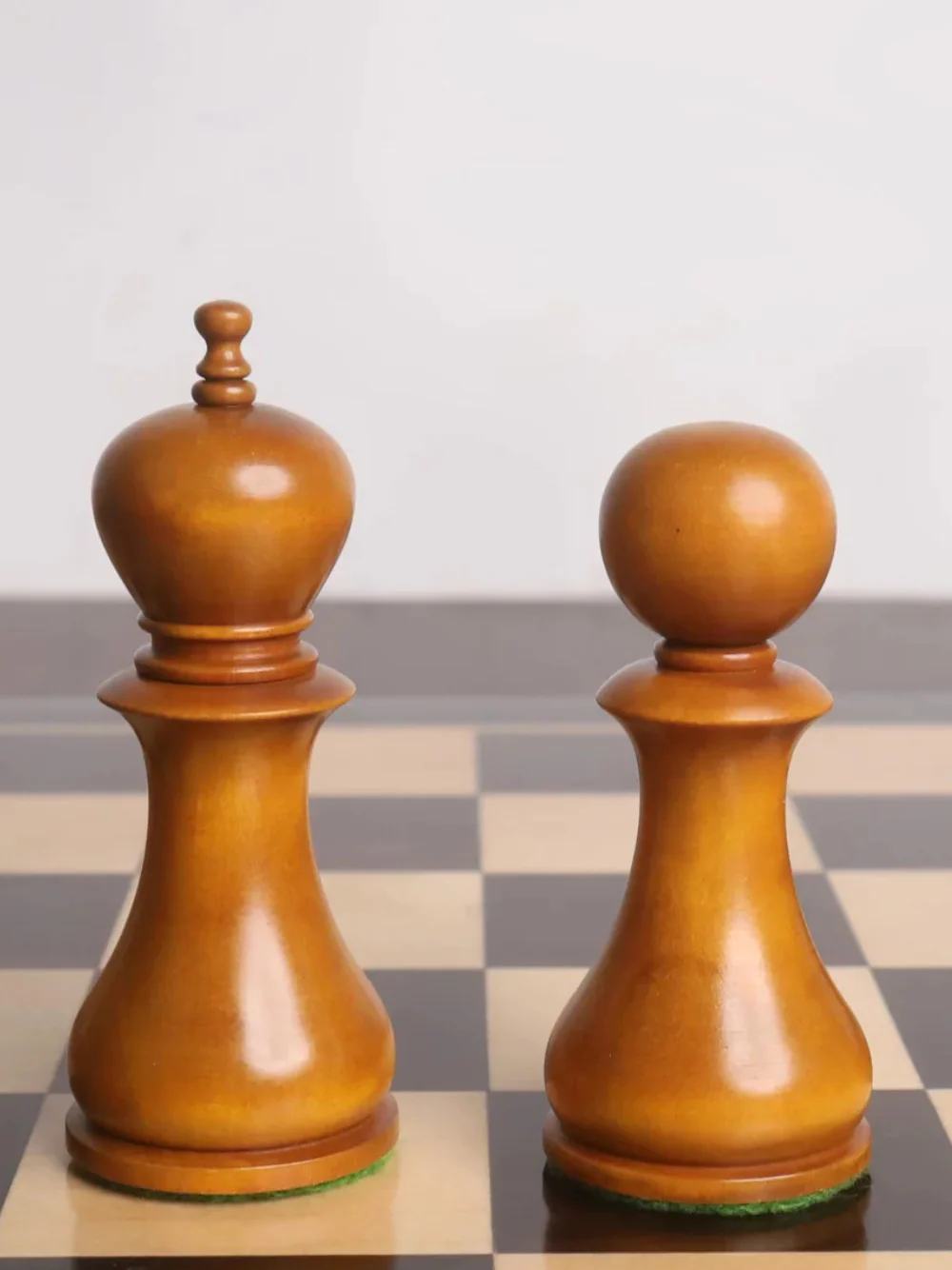 English Dublin Pattern Chess Pieces - Antiqued & Ebonised Boxwood - 3.6" King - Image 5