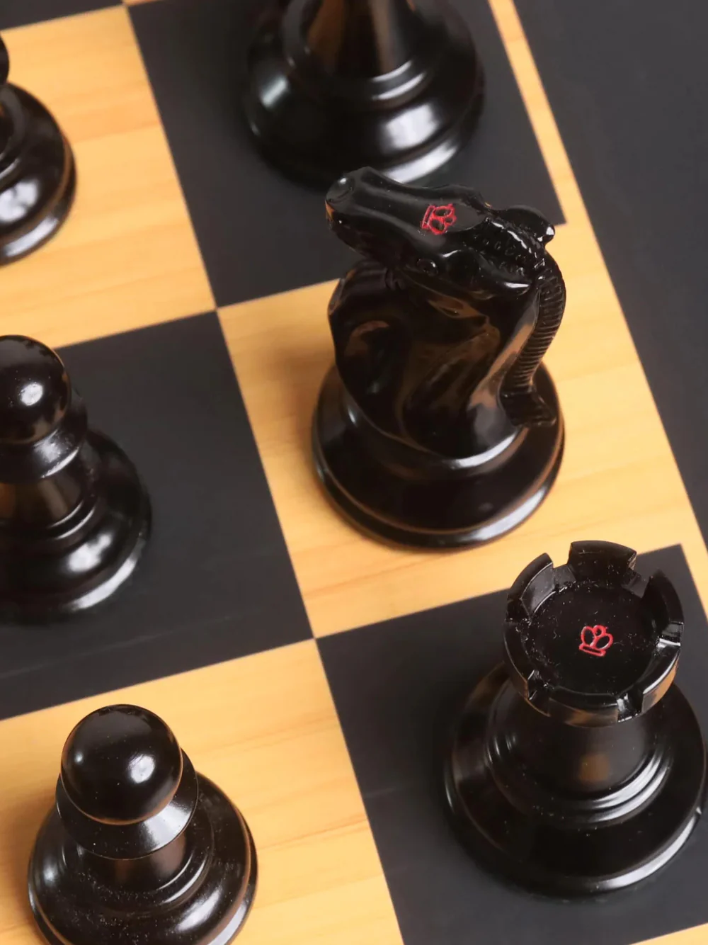3.9" Lessing Staunton Chess Set - Ebony Wood & Antiqued Lacquered Boxwood Pieces with Board & Box - Image 6