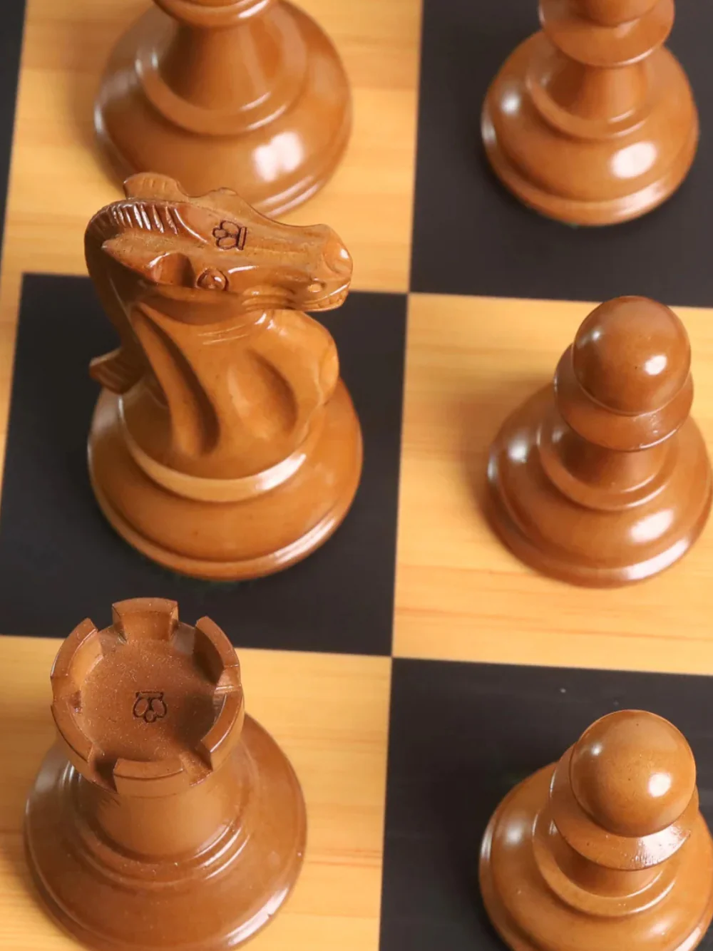 3.9" Lessing Staunton Chess Set - Ebony Wood & Antiqued Lacquered Boxwood Pieces with Board & Box - Image 7