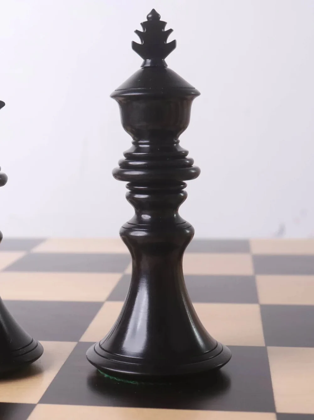 4.3" Aristocrat Series Luxury Staunton Chess Set - Ebony Wood & Boxwood Pieces with Board & Box - Image 7