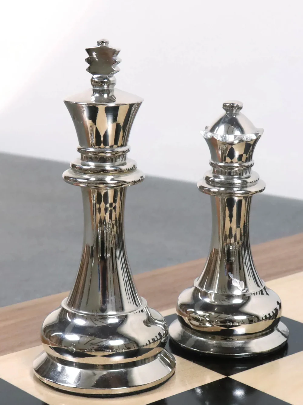 4.5" Jacques Staunton 1849 - Luxury Brass Metal Chess Pieces Only Set - Silver & Grey- Extra Queens - Image 5