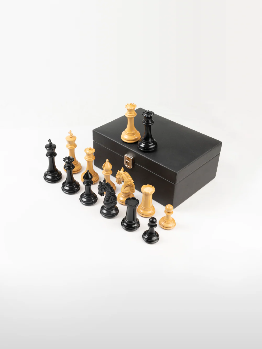 Hengroen Chess Set - Image 5