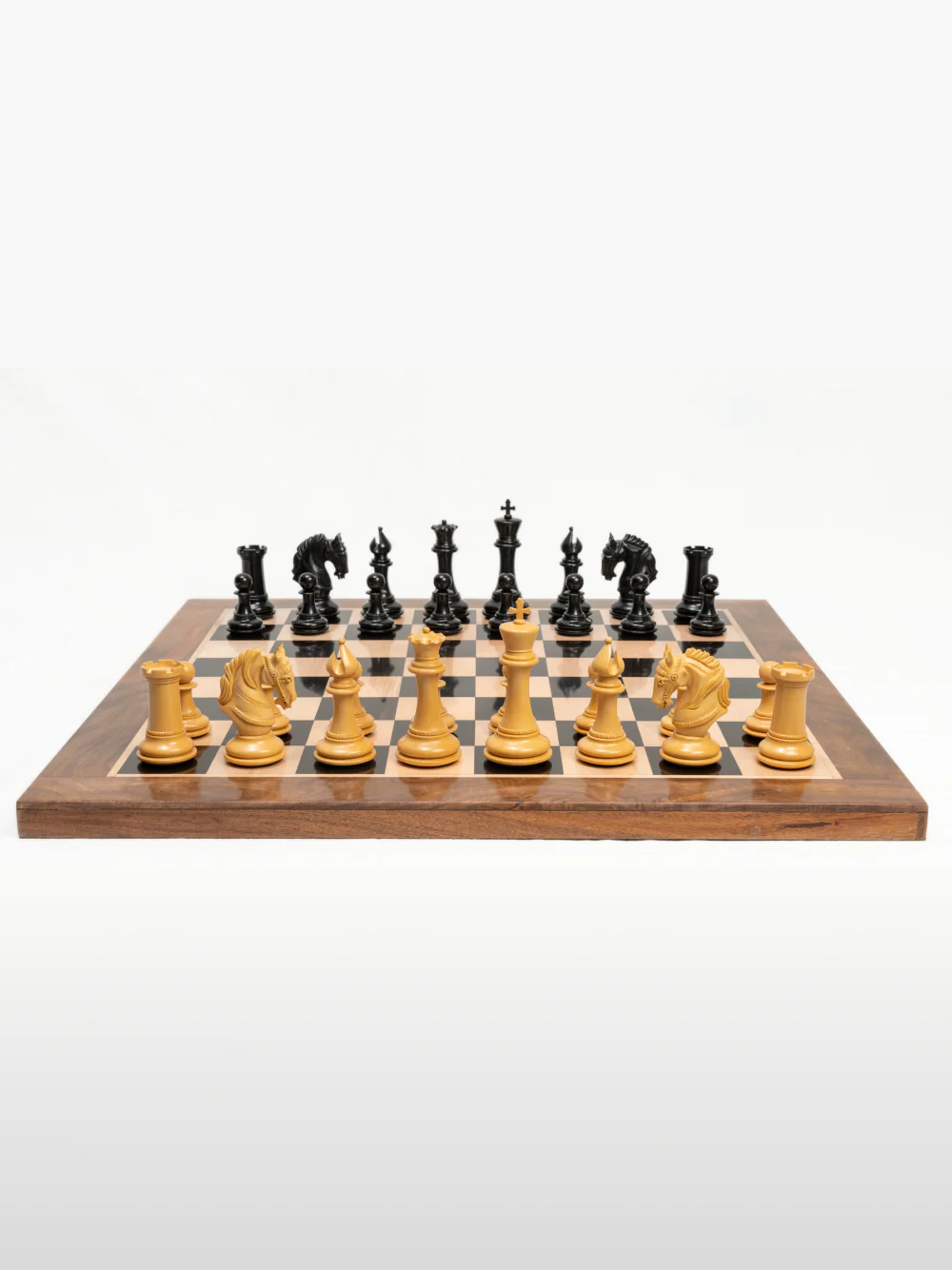 Hengroen Chess Set - Image 4