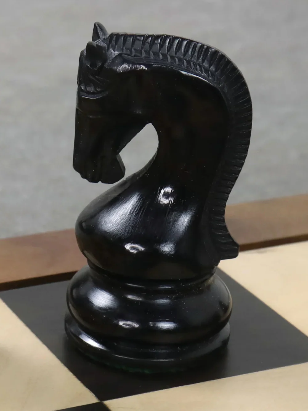 4" Leningrad Staunton Chess Pieces - Ebonised Boxwood - Image 5