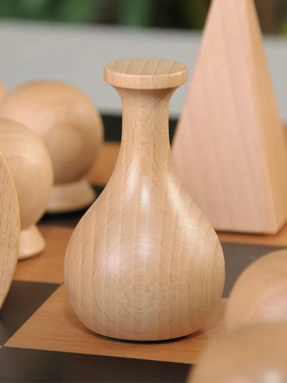 Man Ray Chess Set - Image 3