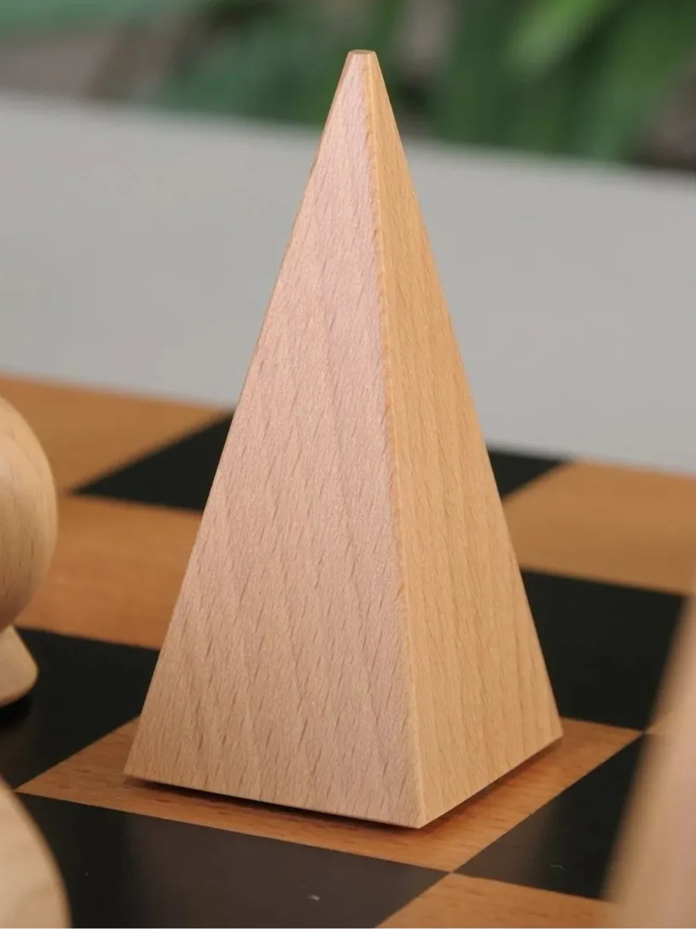 Man Ray Chess Set - Image 4