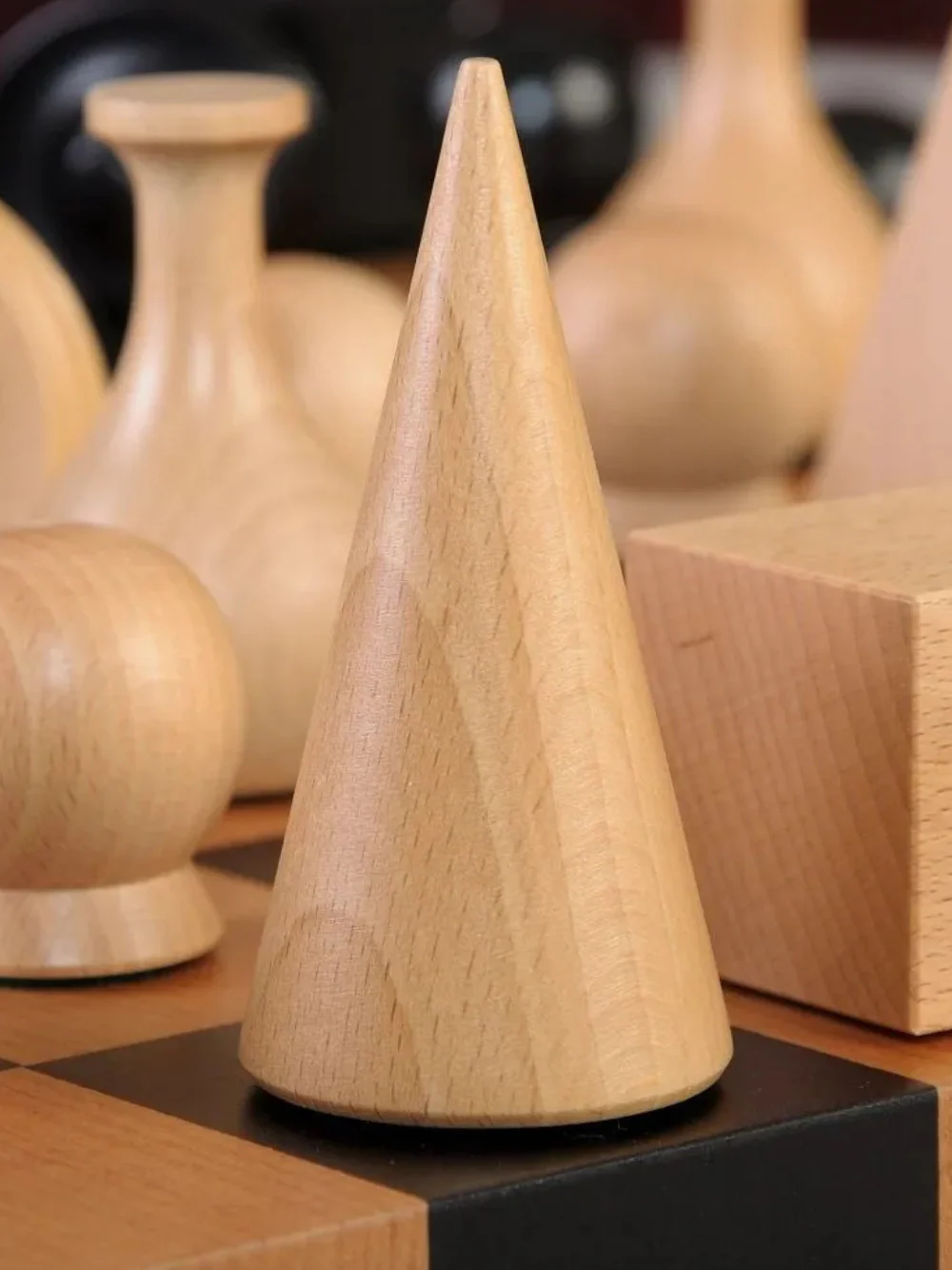 Man Ray Chess Set - Image 5