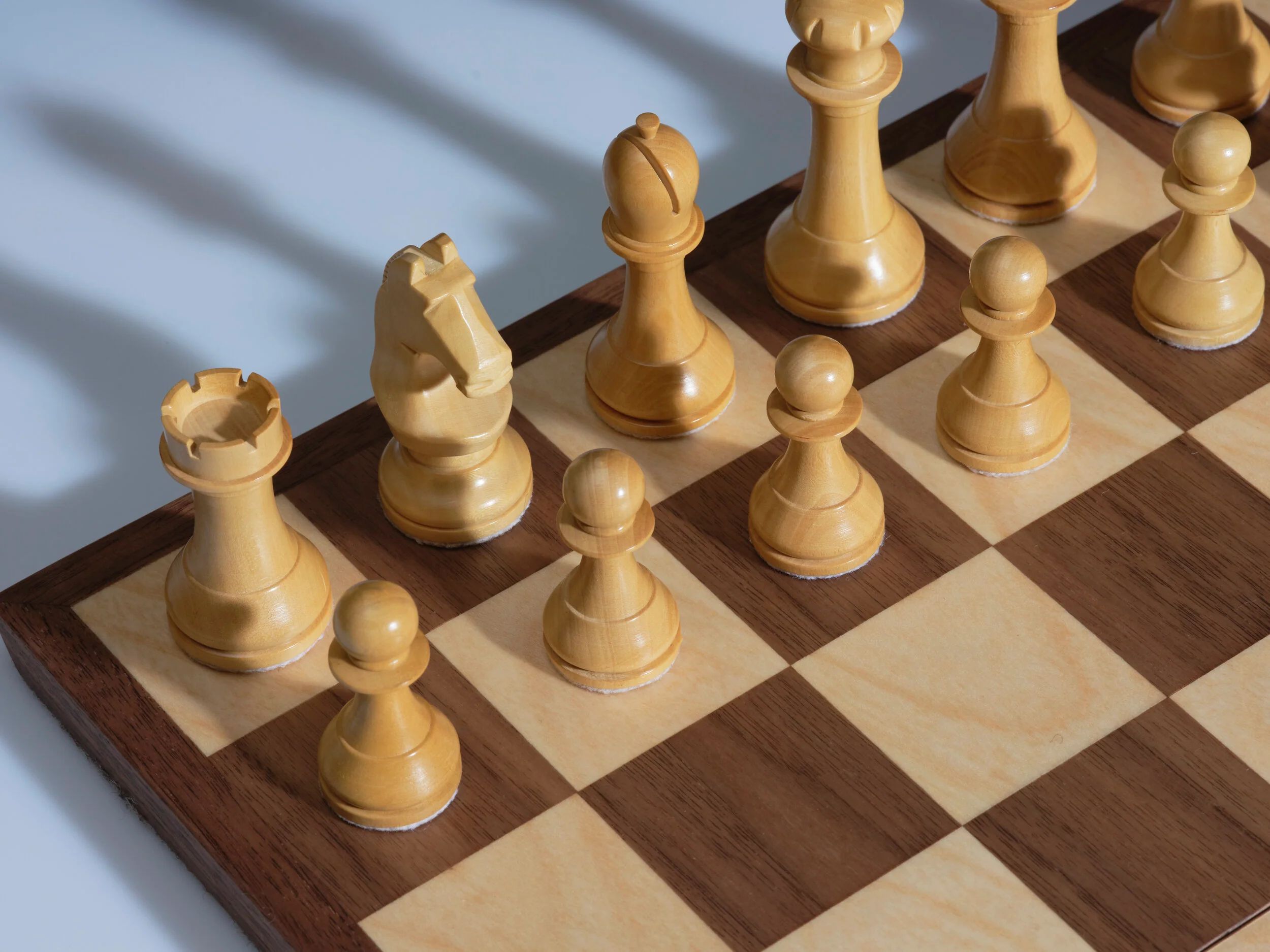 Official World Chess Studio Set - Image 7