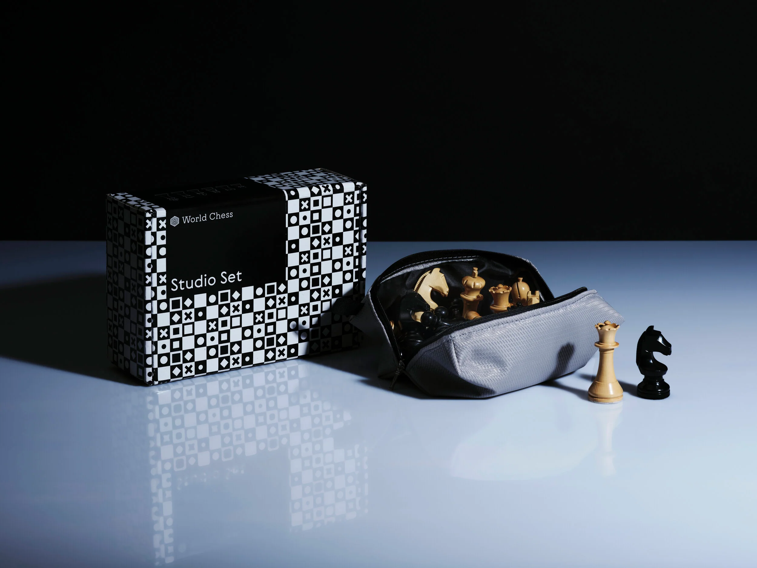 Official World Chess Studio Set - Image 8